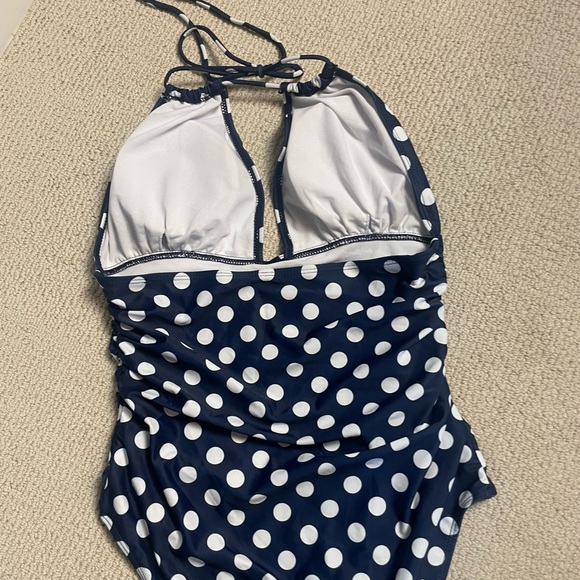 717. Woman’s One Piece Monokini Retro Swimsuit - Picture 9 of 10